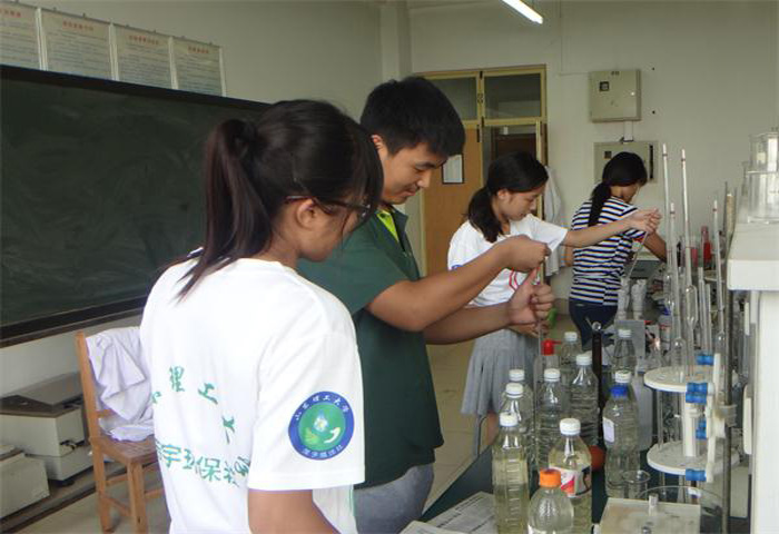 �(du��)�T��?c��)ڌ?sh��)�(y��n)�Ҍ�(du��)�ɼ��؁�(l��i)��ˮ���M(j��n)�Ќ�(sh��)�(y��n)����,����(du��)��Ҫ����ˮ�ӵ�PH�������늌�(d��o)�ʡ������ȹ����(xi��ng)ָ��(bi��o)�ęz�y(c��)����(sh��)��(j��)�M(j��n)��̎����