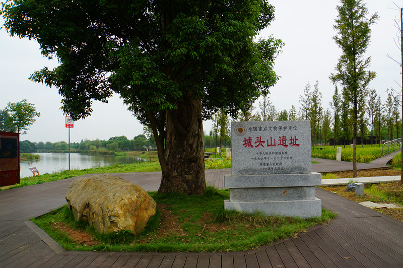 ���^ɽ�zַ�������H���Ї�(gu��)�������l(f��)�F(xi��n)�������������������������(n��i)�����S���Ĺų�ַ��߀�����u(p��ng)���Ї�(gu��)����ʮ���°l(f��)�F(xi��n)���Ї�(gu��)20���o(j��)100��(g��)���Ŵ�l(f��)�F(xi��n)֮һ�����zӰ����־�ۣ�