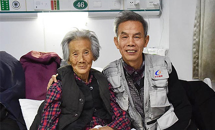 �ϋ���(zh��n)���˲�ħ�ҵ��ϋ���һ��ƽ������ͨ���r(n��ng)��DŮ����������������һ�������ւ����ĸ�H���mȻ�w���ಡ�����s���҂��ֵ����5�˶����B(y��ng)�L����˳��˼ҡ����ҵ�ӡ�����ϋ�һ݅���ڄ�����(ji��)����������һ݅���c���o�����cͬ���˲�����Ů���ٶ��Ѻ���̎��2017�������ɴ�ס�M�t(y��)Ժ����������������Ը����(zh��n)�ٲ�ħ���܉��~�^90�q��ٚq�M܊����Ԕ���� 