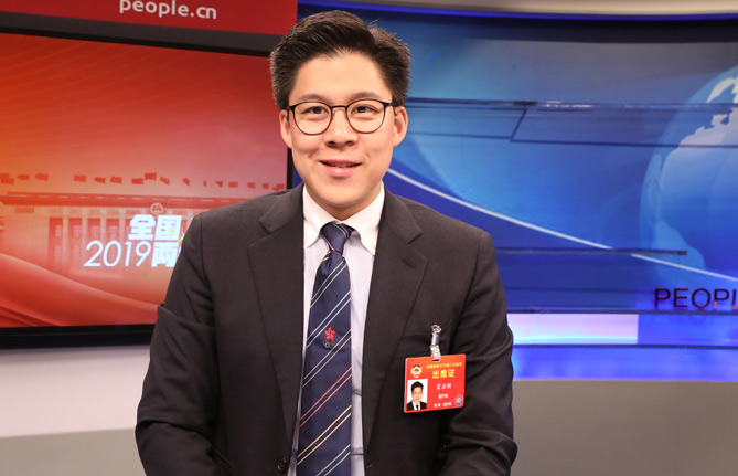 全國(guó)政協(xié)委員、香港各界青少年活動(dòng)委員會(huì)執(zhí)行主席霍啟剛：推動(dòng)年輕人積極參與國(guó)家發(fā)展進(jìn)程