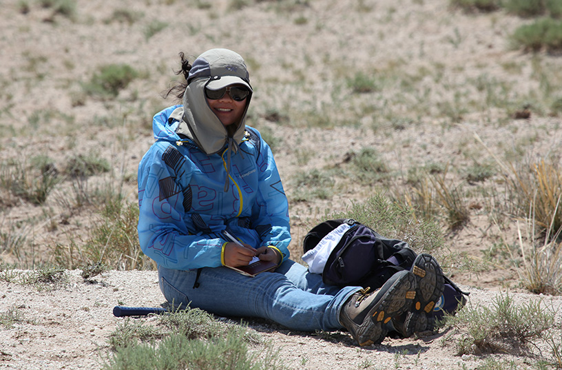 毛方園在野外科考現(xiàn)場。受訪者供圖